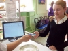 В школах Черемхово установили безналичный расчет за питание в столовой